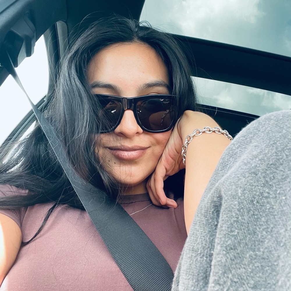 Meet your Posher, Evelin